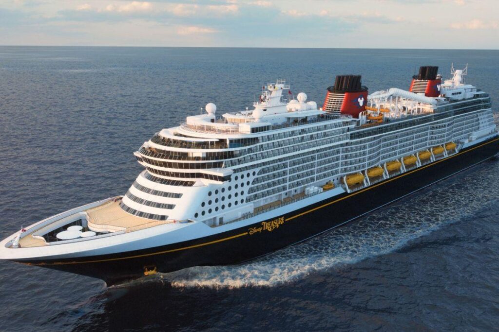 O Disney Treasure embarcará em sua viagem inaugural, um cruzeiro de sete noites no Caribe Oriental