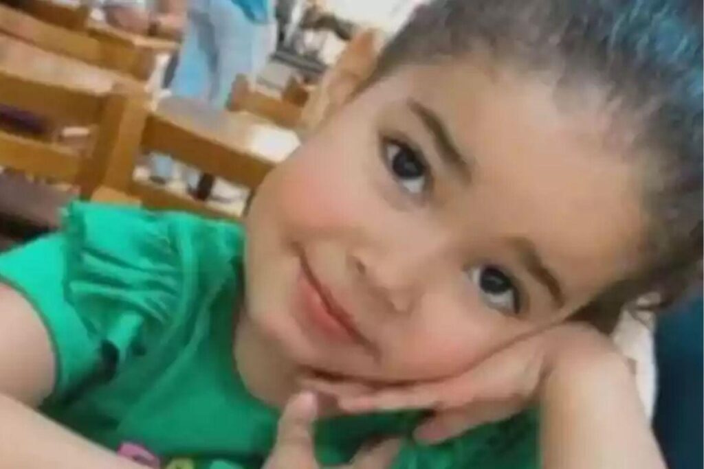 Menina é baleada na cabeça