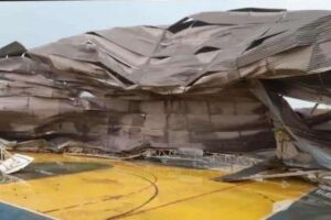 Teto desaba em colégio no MS