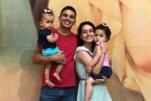 Casal pede ajuda on-line para conseguir pagar cirurgia do coração para bebê que vai nascer