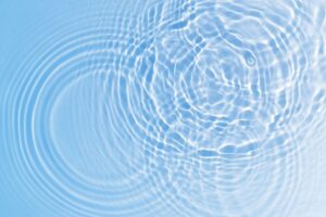 Apenas 32% das crianças bebem água corretamente e isso prejudica a hidratação e desenvolvimento delas