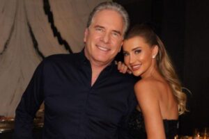 Roberto com a esposa e as filhas, Vicky e Rafaella