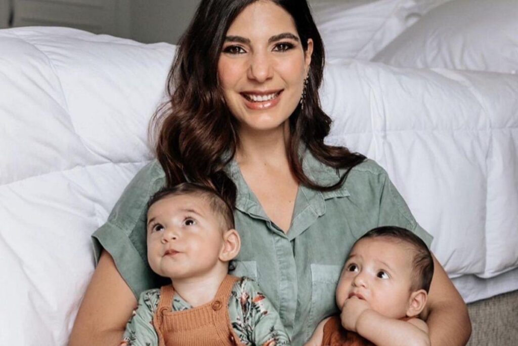 Andréia Sadi comemora aniversário de 1 ano dos gêmeos e se declara: “Eu renasci”