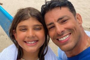 Cauã Reymond falou sobre conversa sobre mudanças corporais que teve com a filha, Sofia