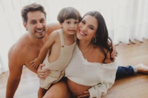 A segunda filha de Kamilla Salgado e Eliéser Ambrósio nasceu na terça-feira, 17 de outubro