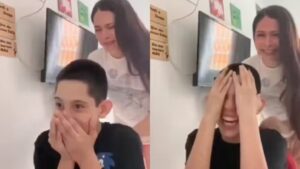 A mãe e o filho se emocionaram