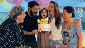 Sabrina Sato e Duda Nagle aparecem juntos em aniversário de 5 anos da filha