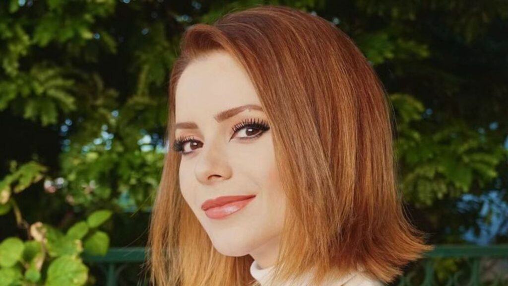 Sandy diz que não consegue ficar sem maquiagem: "Não me acho bonita"