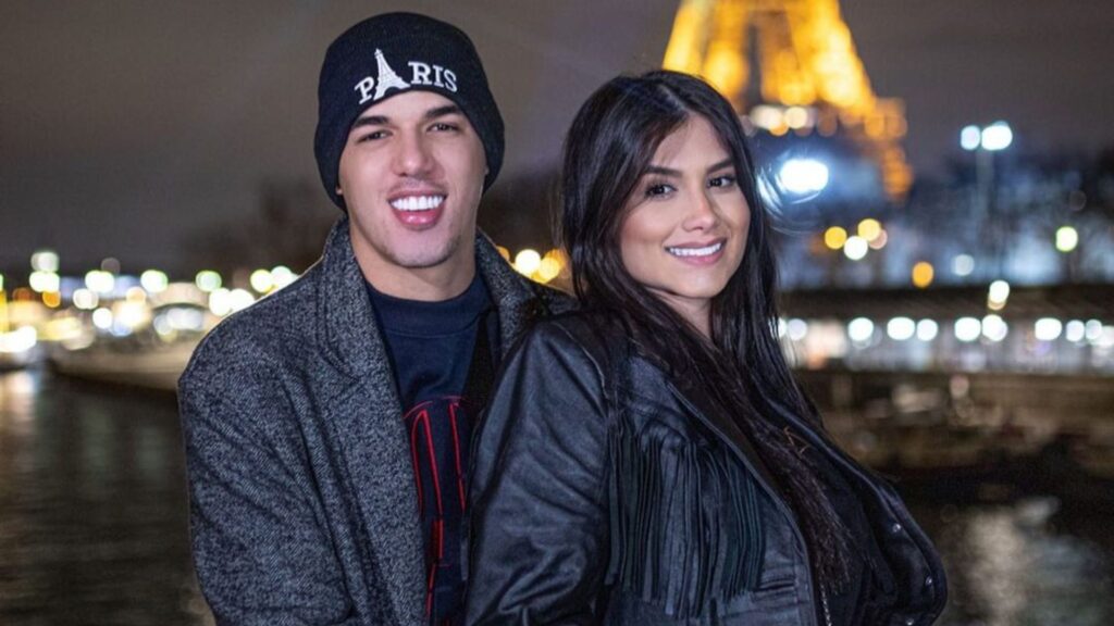 Zé Vaqueiro mostra pela 1ª vez rosto do filho que nasceu com síndrome rara