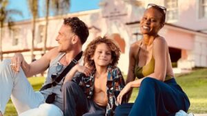 Aline Wirley e Igor Rickli fazem 1ª viagem em família com filhos adotivos