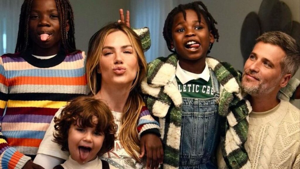 Giovanna Ewbank e família