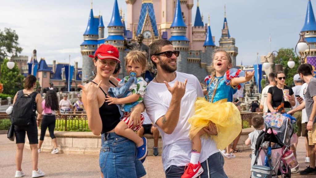 Chay Suede e Laura Neiva escolhem tema inusitado para festa da filha