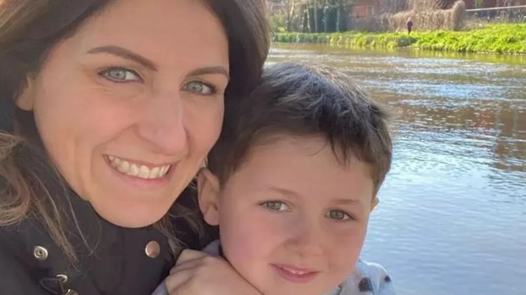 A mãe descobriu um tumor