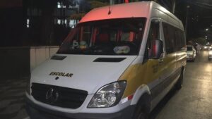 Menino foi encontrado no fundo da Van