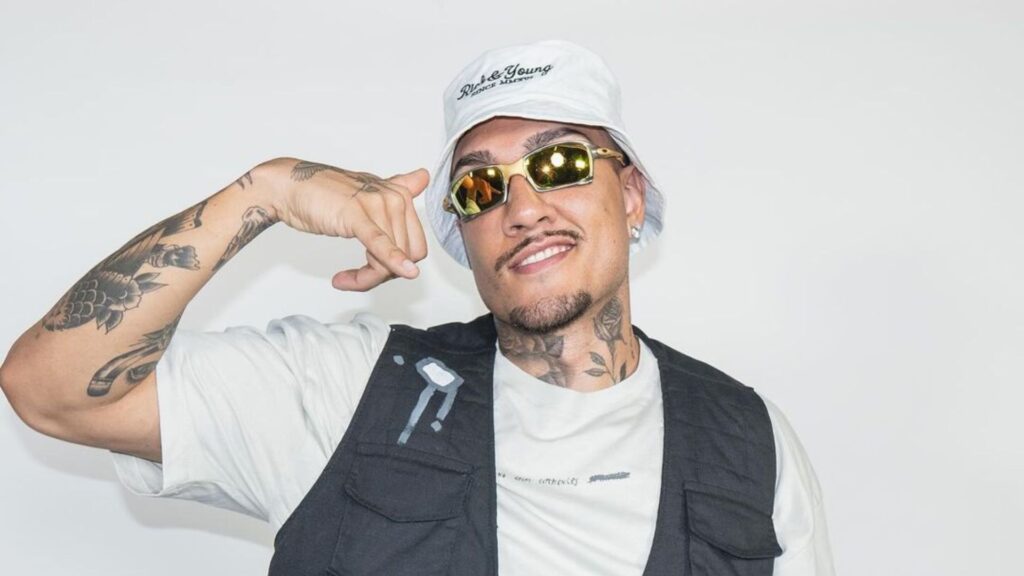 Mãe de Mc Bin Laden fala como cantor se livrou das drogas