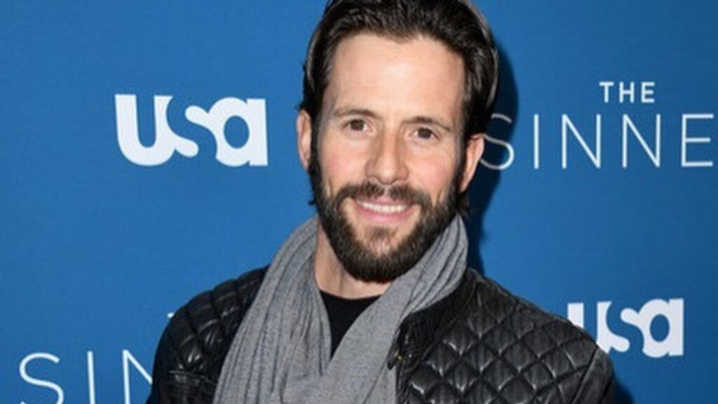 Morre ator de Indiana Jones em acidente aéreo com as filhas