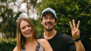 Ex-paquita anuncia terceira gravidez