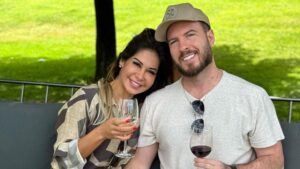 Thiago Nigro tampa rosto da esposa em foto no Instagram