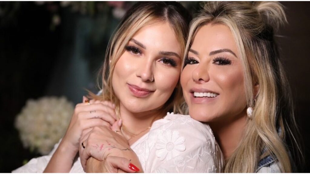 Virginia é criticada por detalhe em foto com Poliana Rocha: "Tem que respeitar"