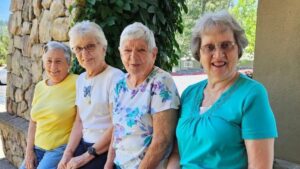 Amigas se reencontram aos 80 anos e moram juntas