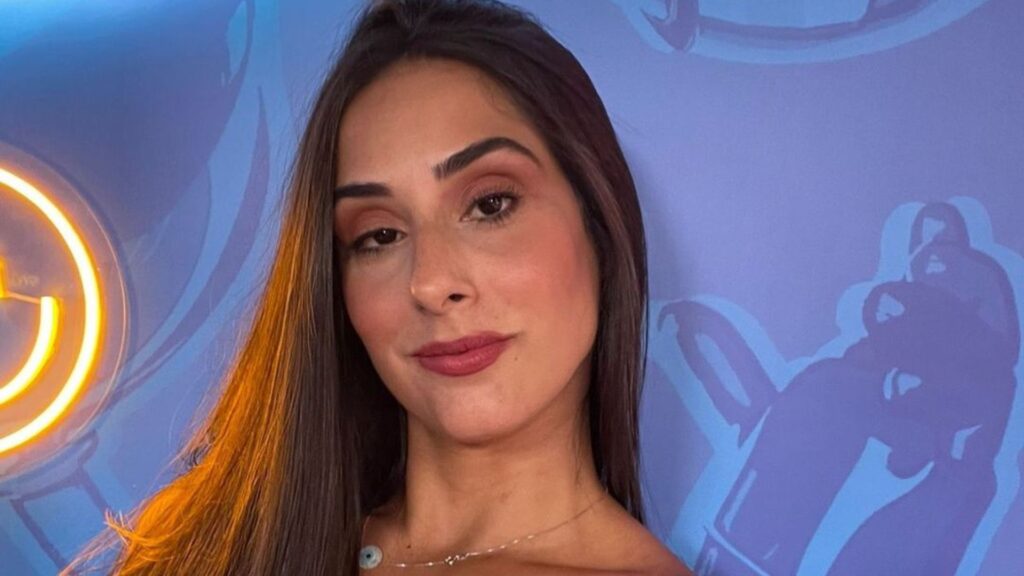 Deniziane reencontra filho no domingão