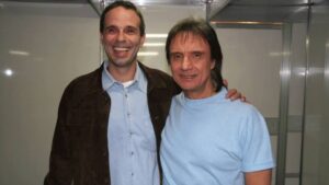 Roberto Carlos mostra foto rara com a neta, herdeira de filho que morreu