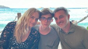 Joaquim faz 19 anos e recebe homenagem dos pais