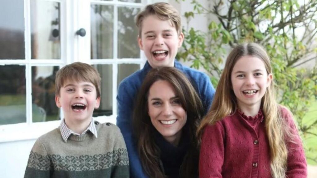 Kate Middleton teria editado outra foto da família também