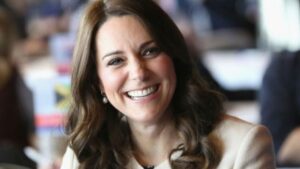 Kate Middleton é vista pela primeira vez após cirurgia