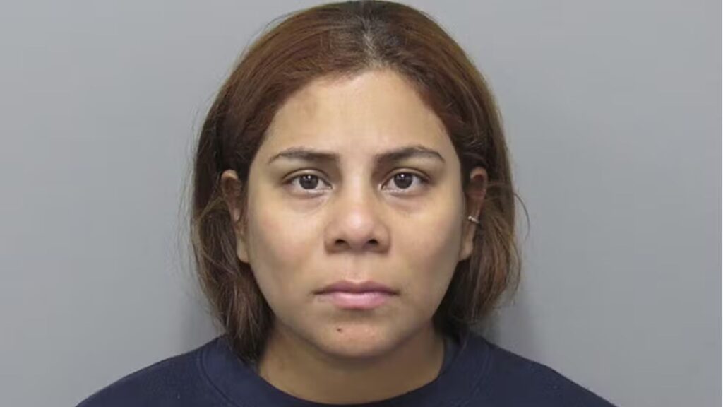 A mãe deixou a bebê sozinha