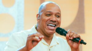 Anderson Leonardo, do Molejo, segue internado