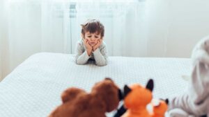 A irritabilidade é uma reação natural nas crianças devido à falta de sono