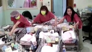 Enfermeiras salvam bebês em Taiwan