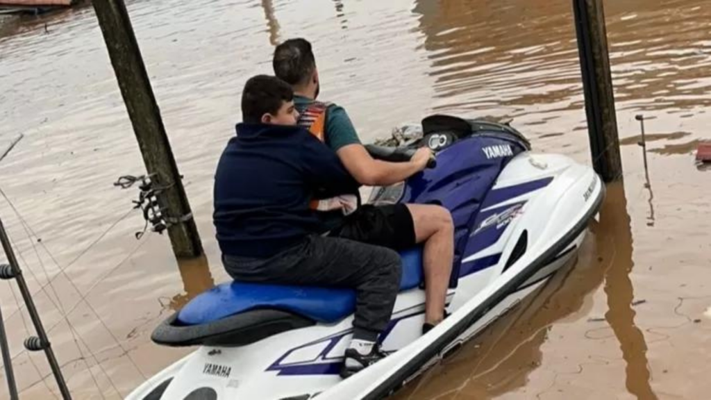 Filho de Herbert Poersch no jet-ski
