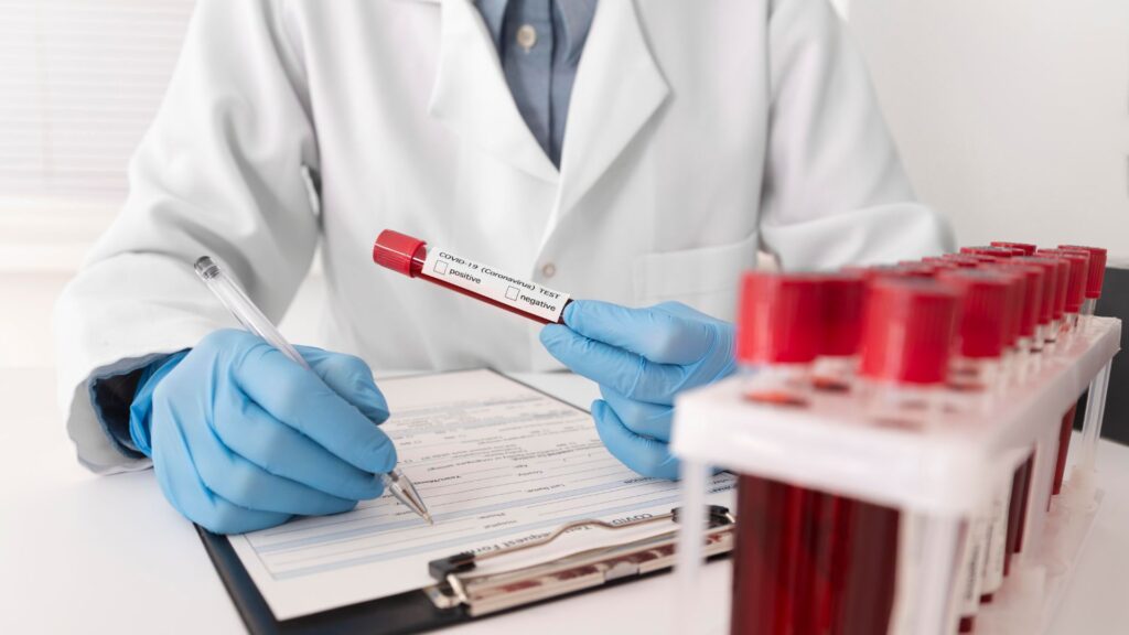 Pai e filho fazem teste de DNA e família se choca com o resultado