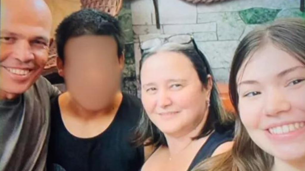 Adolescente seguiu a sua rotina depois de mat4r os pais