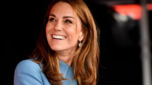 Kate Middleton é vista pela primeira vez após cirurgia