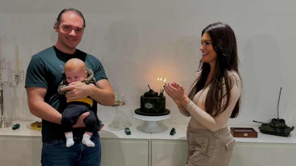 Mulher de Thor Batista foi criticada pelo tema de mêsversário do filho