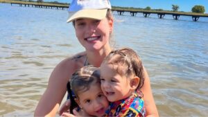 Virginia Fonseca ao lado de filhas