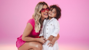 Lore Improta fala como cuida do cabelo cacheado de Liz