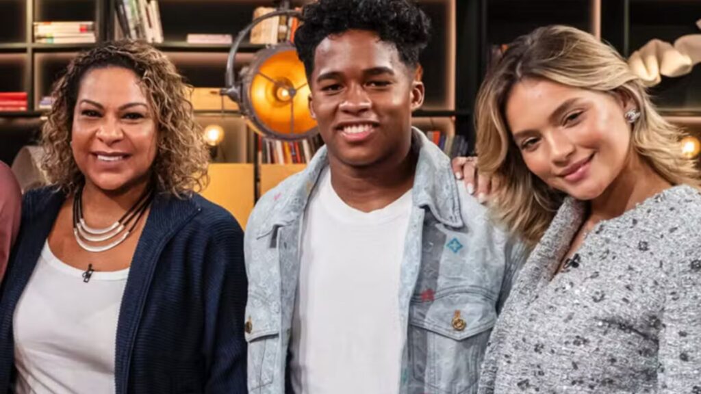 Namorada de Endrick posta foto com a sogra após polêmica