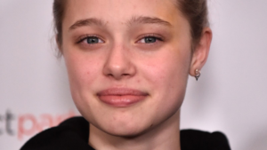 A filha de Angelina Jolie e Brad Pitt pediu para tirar o sobrenome do pai