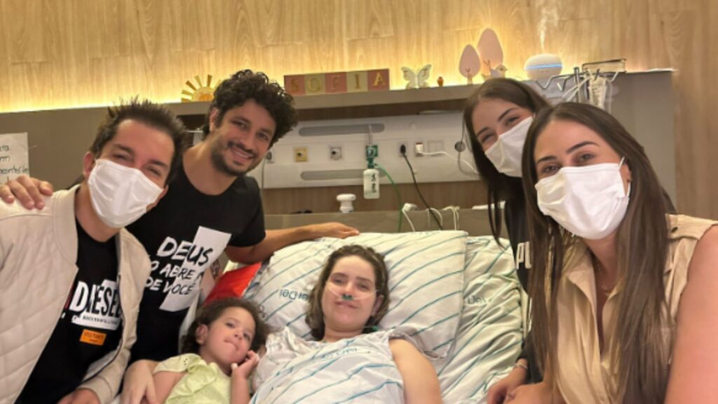 Leo Zagueiro, Regis Danese e Camila Campos