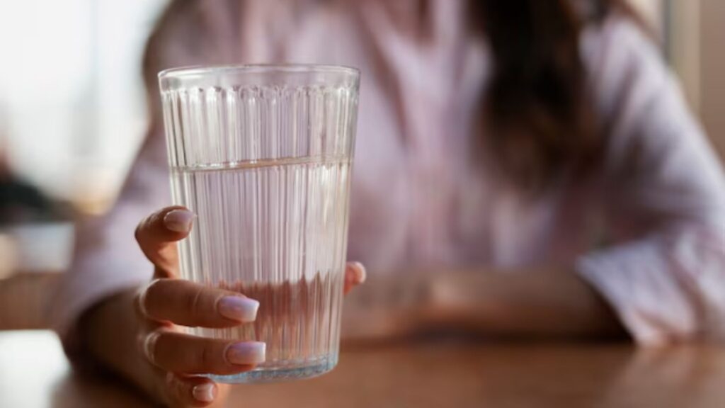 A água desempenha funções vitais no organismo