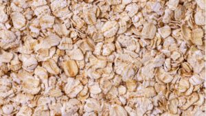 Comer aveia ajuda a regular a pressão alta