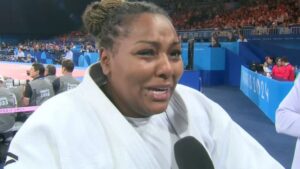 Rochele é brasileira mas se naturalizou como portuguesa