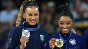 Rebeca Andrade e Simone Biles