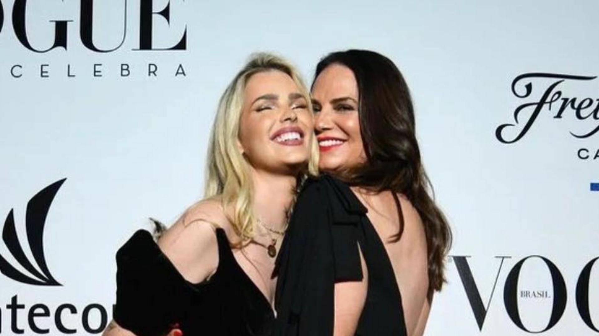 Fam&iacute;lia posando para foto