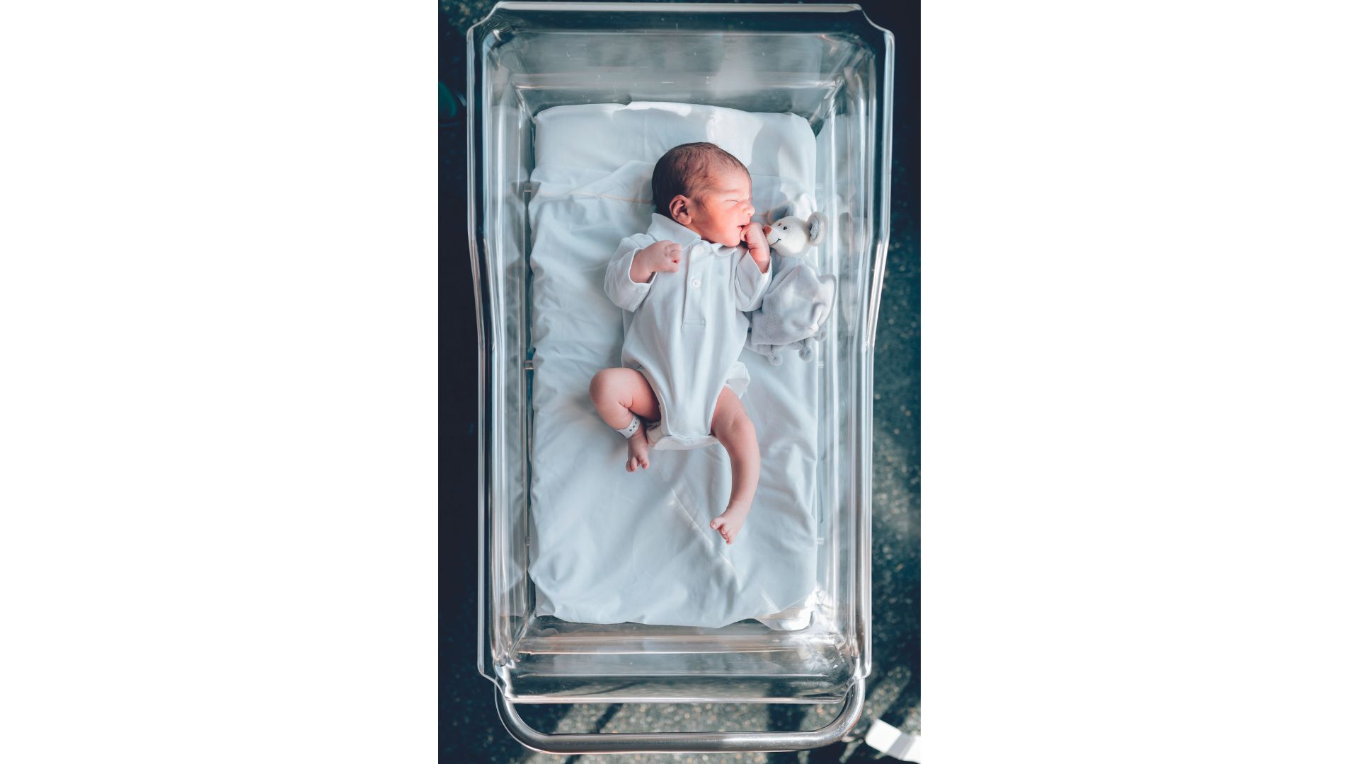 Beb&ecirc; no hospital