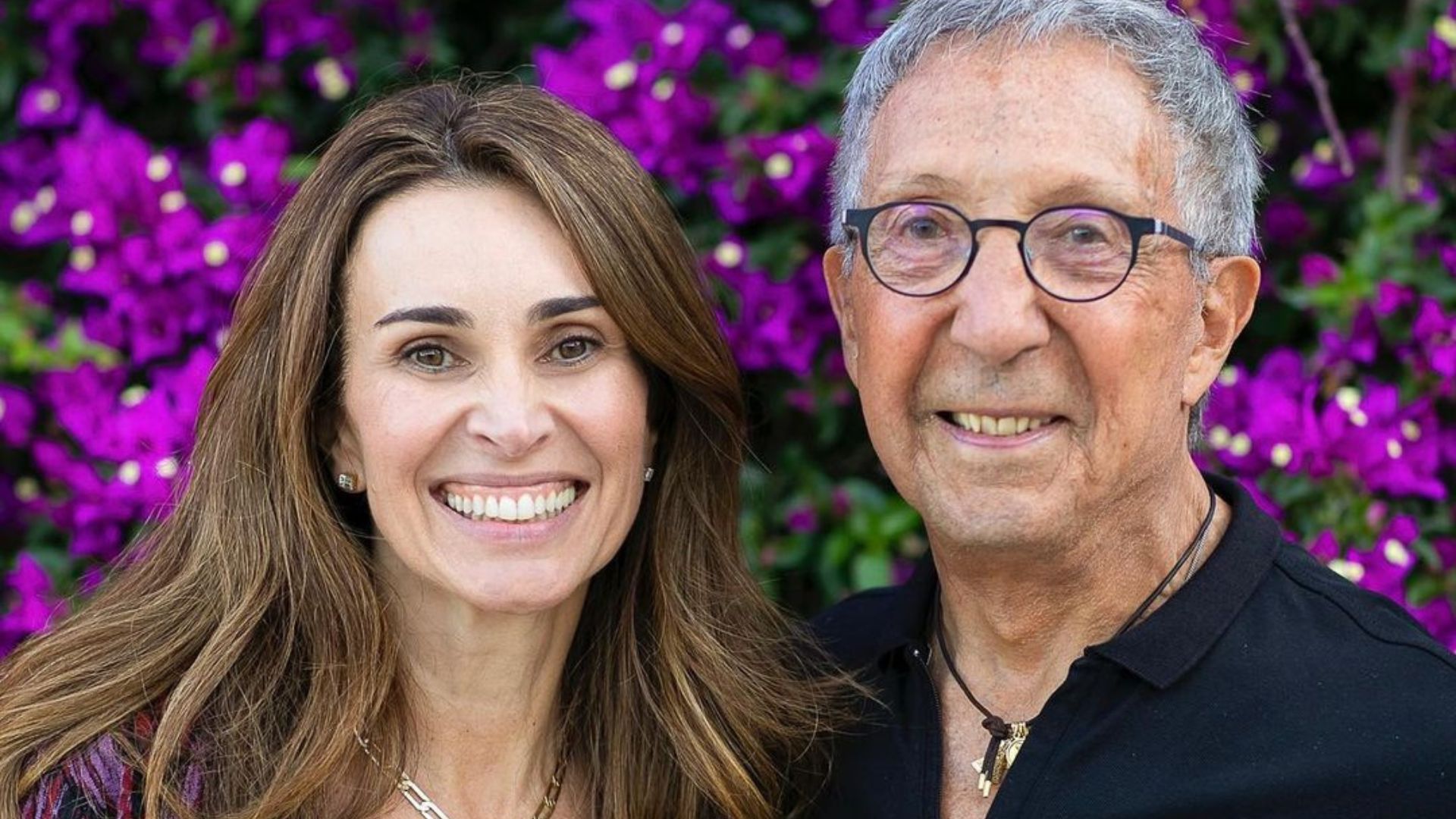 Ab&iacute;lio Diniz e esposa